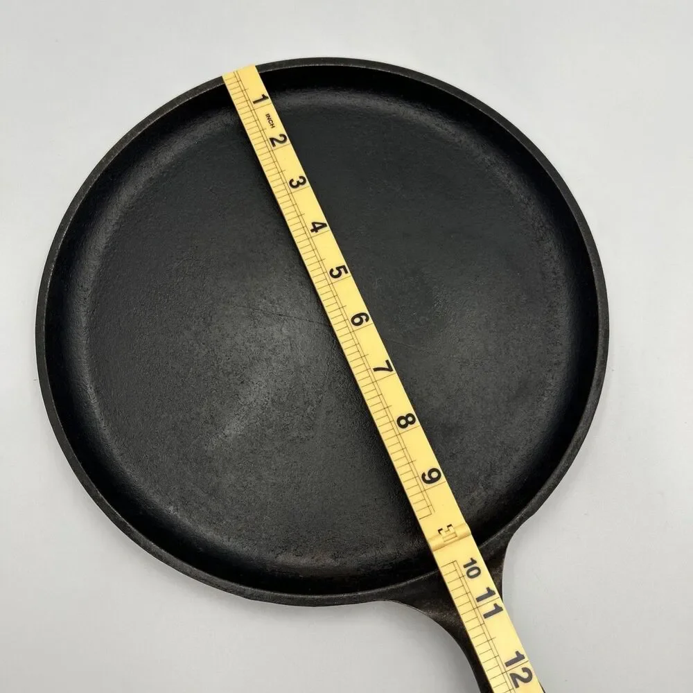Vintage Lodge USA  90G Cast Iron Flat Griddle Skillet 10.5” Round Seaspned